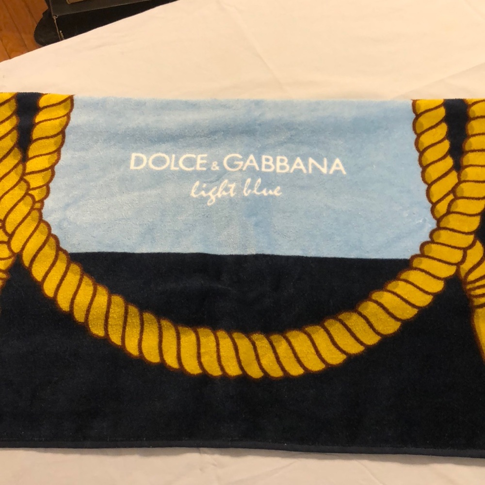 D&G beach towel. 🐳